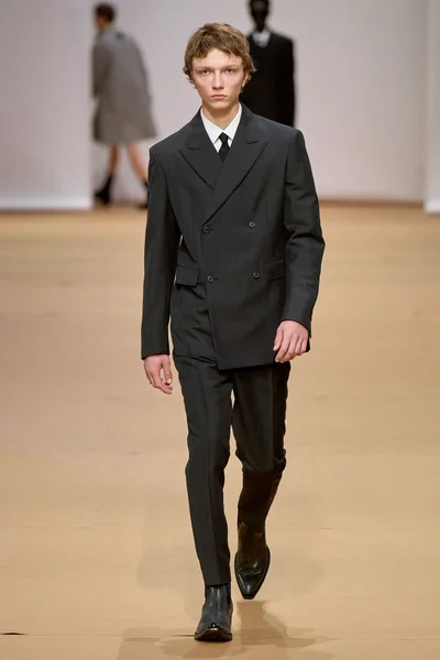 Look 43